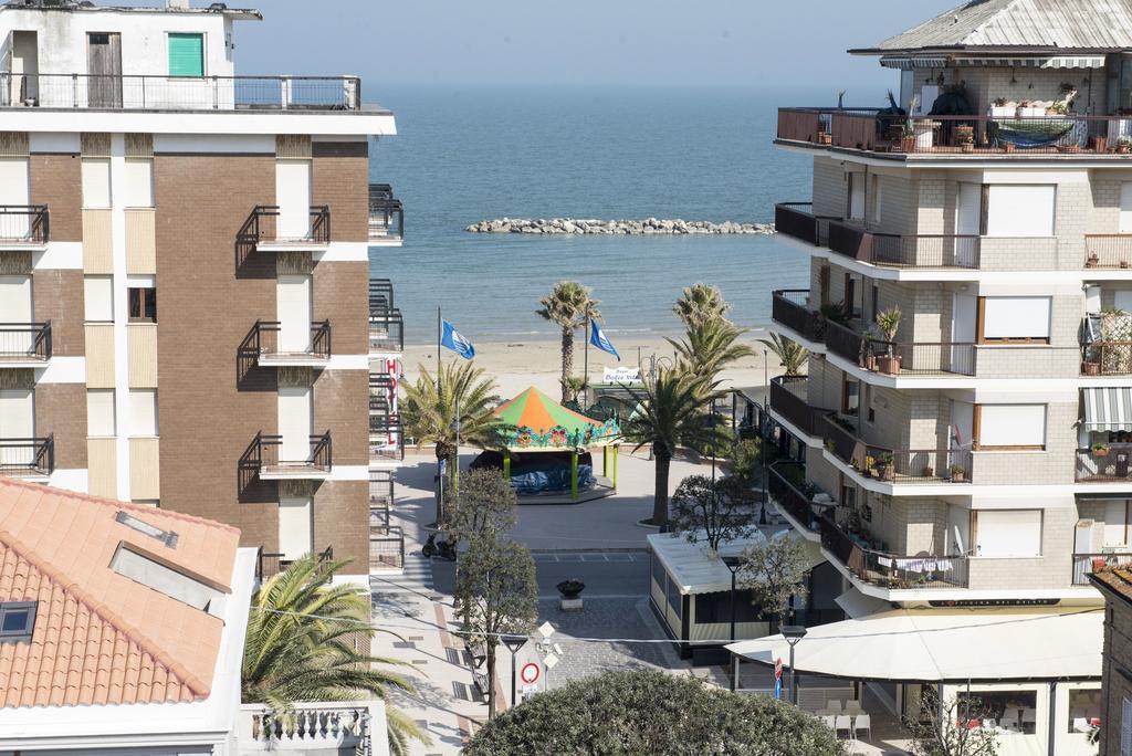 Hotel Gabbiano Porto San Giorgio Dış mekan fotoğraf