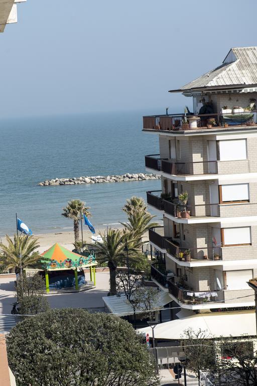 Hotel Gabbiano Porto San Giorgio Dış mekan fotoğraf