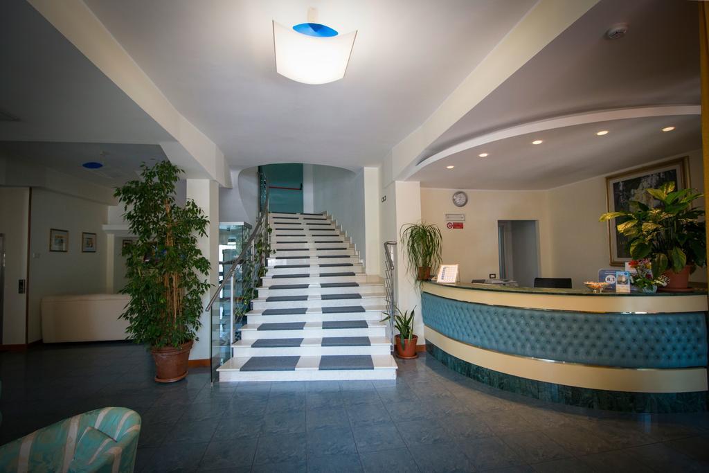 Hotel Gabbiano Porto San Giorgio Dış mekan fotoğraf