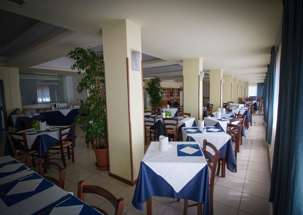Hotel Gabbiano Porto San Giorgio Dış mekan fotoğraf