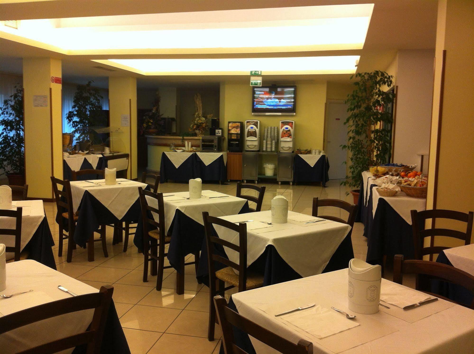 Hotel Gabbiano Porto San Giorgio Dış mekan fotoğraf