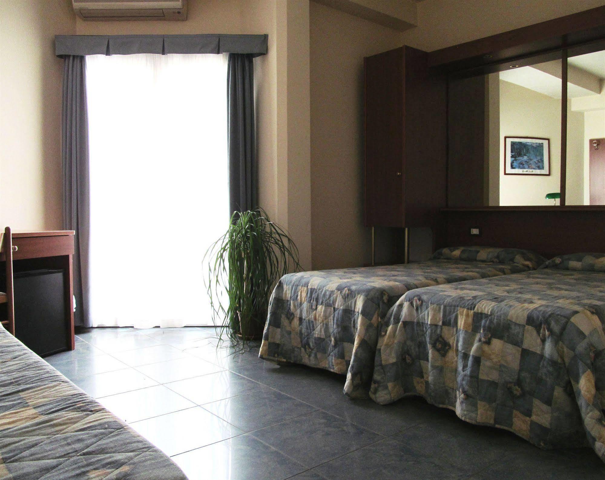 Hotel Gabbiano Porto San Giorgio Dış mekan fotoğraf
