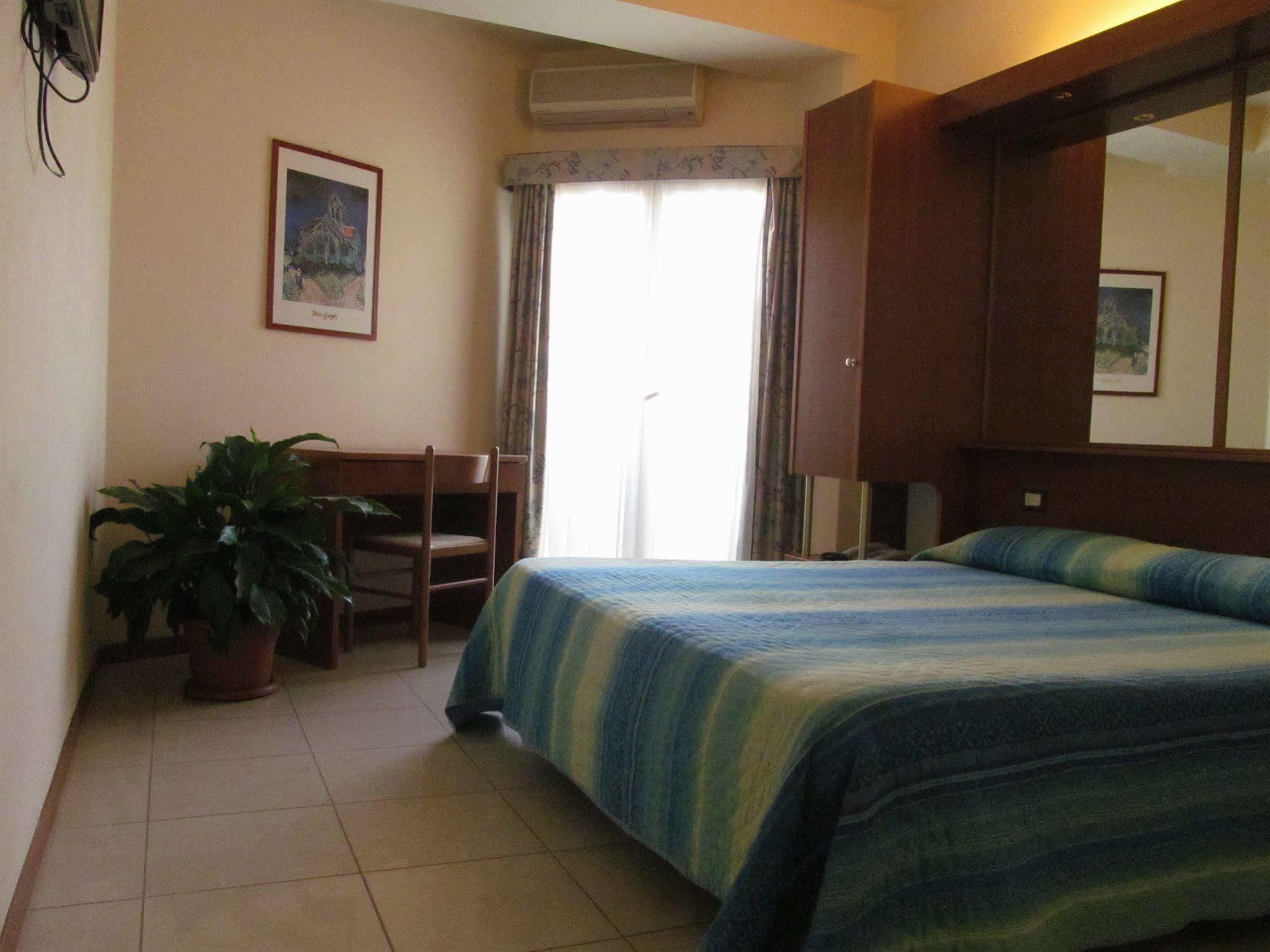 Hotel Gabbiano Porto San Giorgio Dış mekan fotoğraf