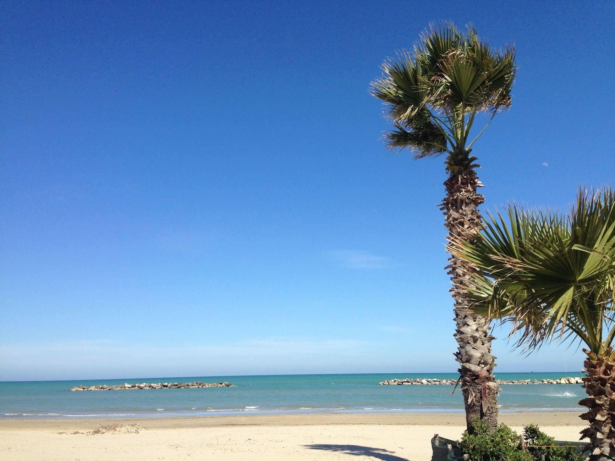 Hotel Gabbiano Porto San Giorgio Dış mekan fotoğraf