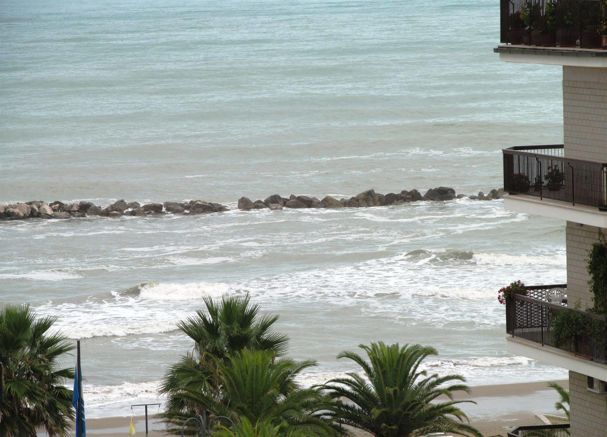 Hotel Gabbiano Porto San Giorgio Dış mekan fotoğraf