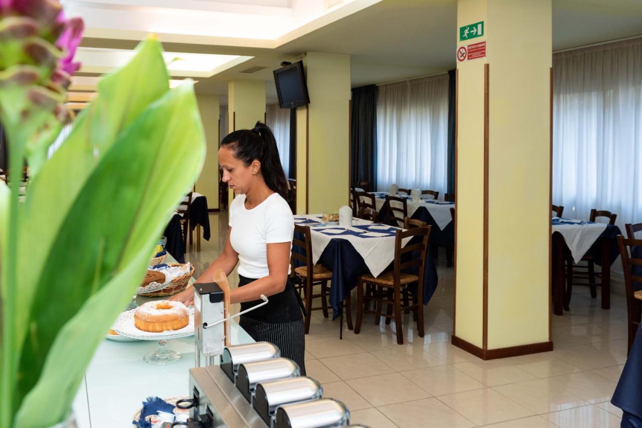 Hotel Gabbiano Porto San Giorgio Dış mekan fotoğraf
