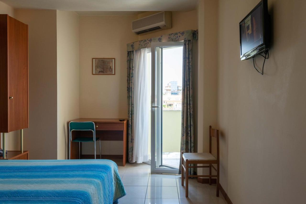 Hotel Gabbiano Porto San Giorgio Dış mekan fotoğraf